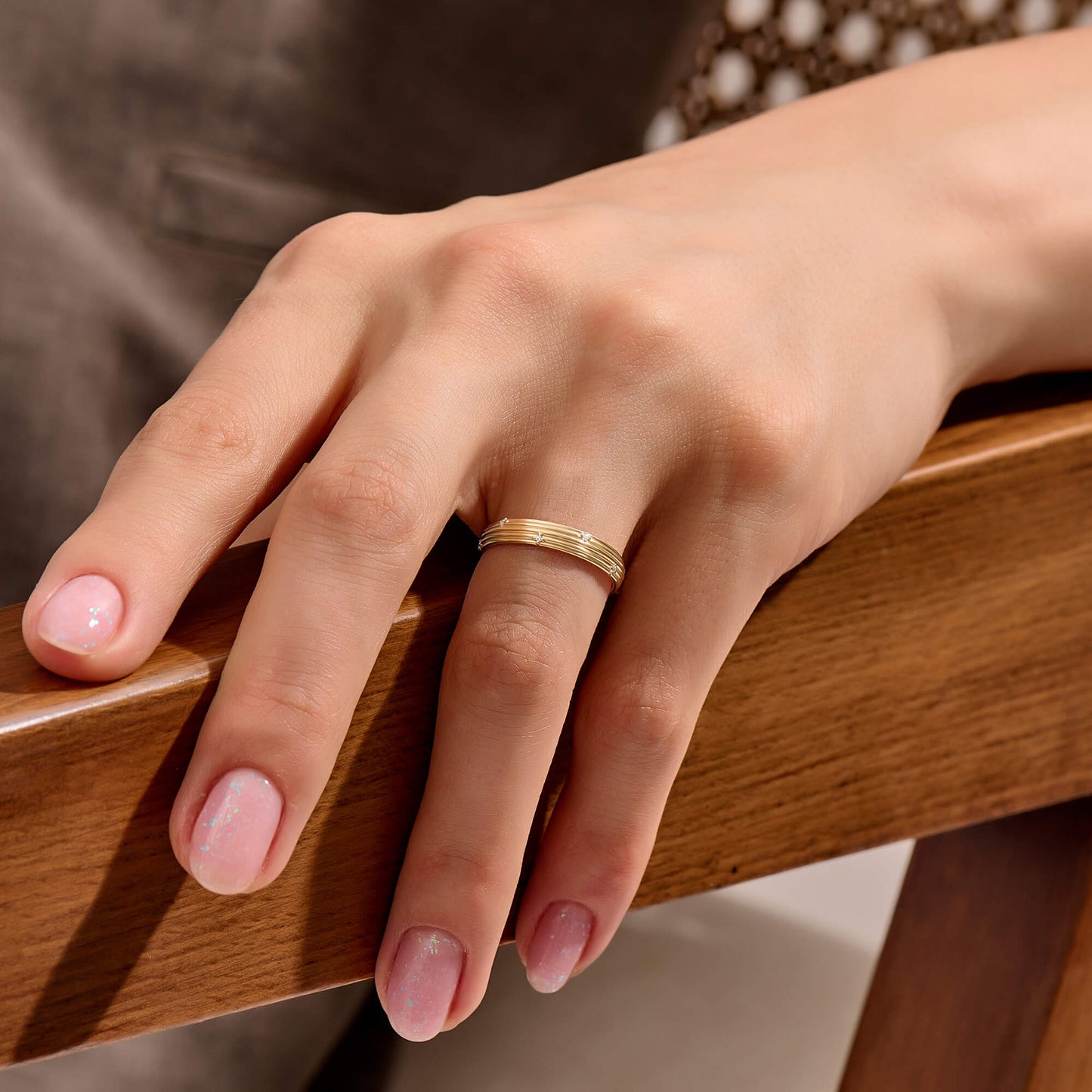 Diamond Linear Band Ring in Gold