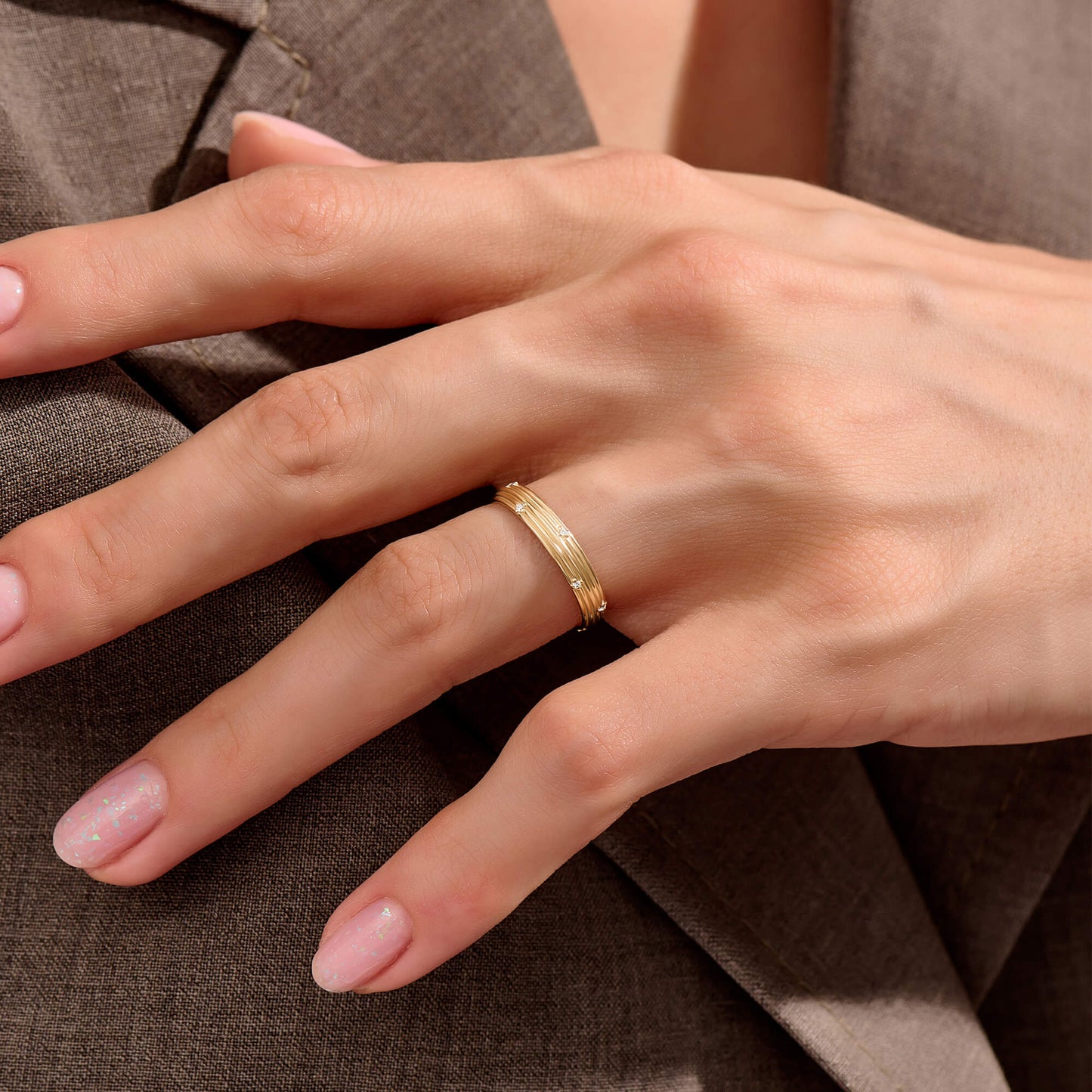 Diamond Linear Band Ring in Gold