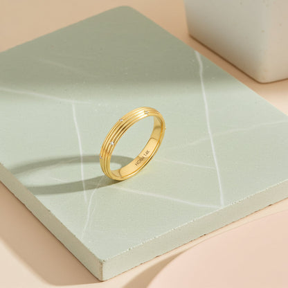 Diamond Linear Band Ring in Gold