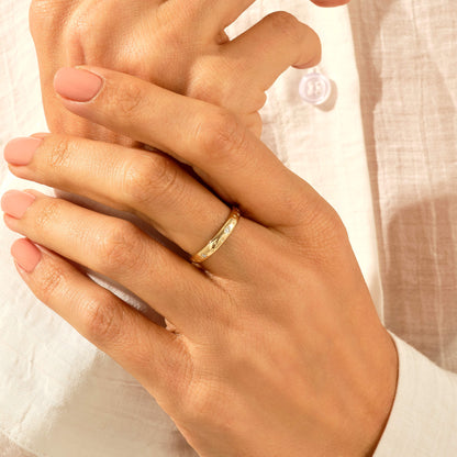 Diamond Minimal Star Pave Band Ring in Gold