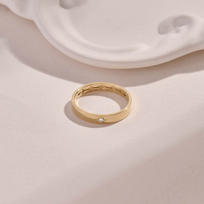Diamond Moon Phase Starburst Band Ring in Gold