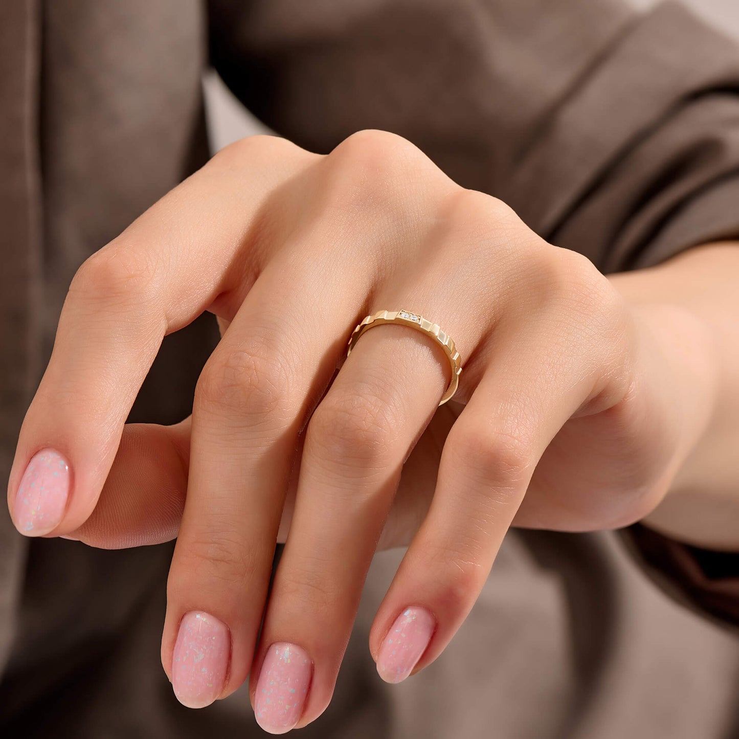 Diamond Pillar Band Ring in Gold