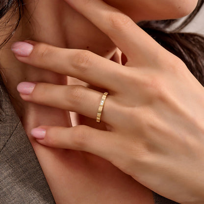 Diamond Pillar Band Ring in Gold