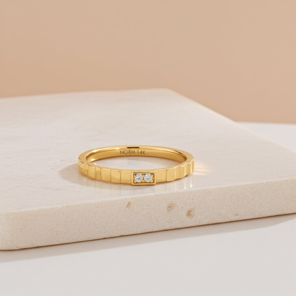 Diamond Pillar Band Ring in Gold