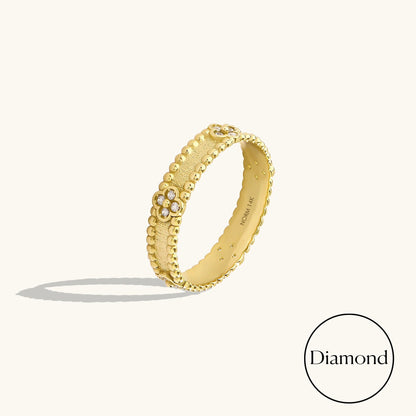 Diamond Shamrock Band Ring in Gold