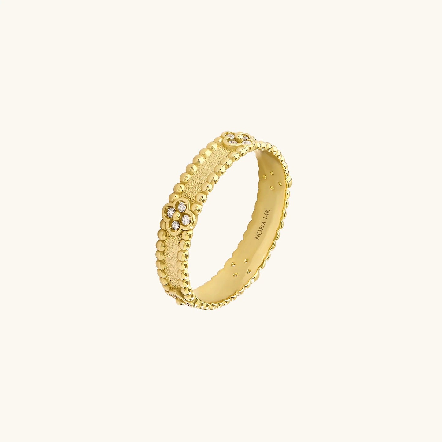 Diamond Shamrock Band Ring in Gold