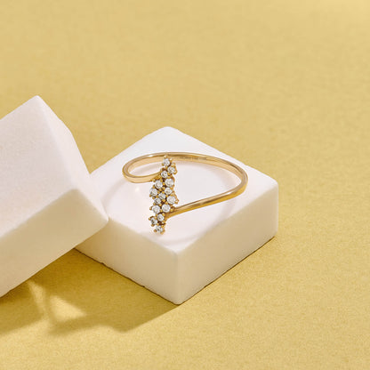 Diamond Snowflake Cluster Ring in Gold