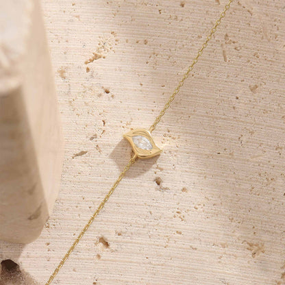 Diamond Solitaire Leaf Bracelet in Gold