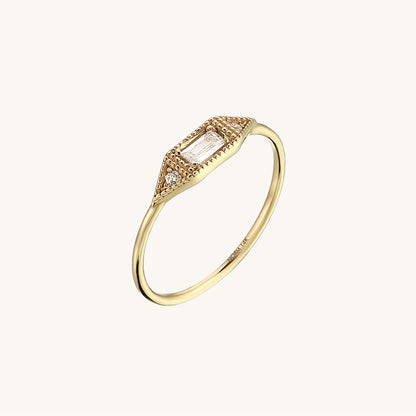 Diamond Vintage Baguette Signet Ring in Gold