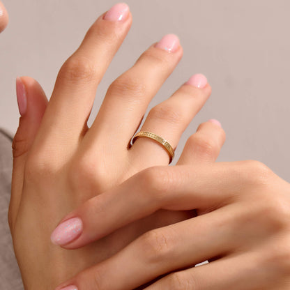 Dot Band Ring in Gold