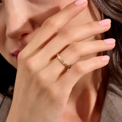 Dot Band Ring in Gold