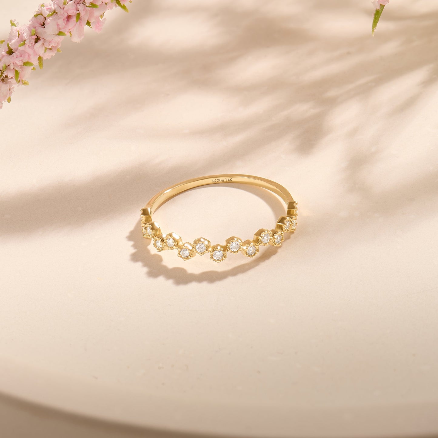 Dot Cluster Ring in Gold