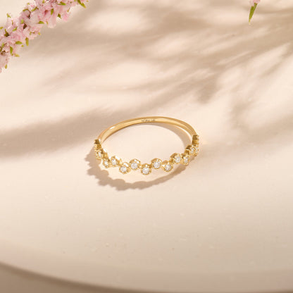 Dot Cluster Ring in Gold