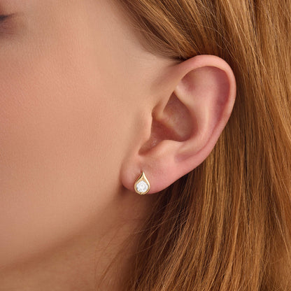 Droplet Stud Earrings in Gold
