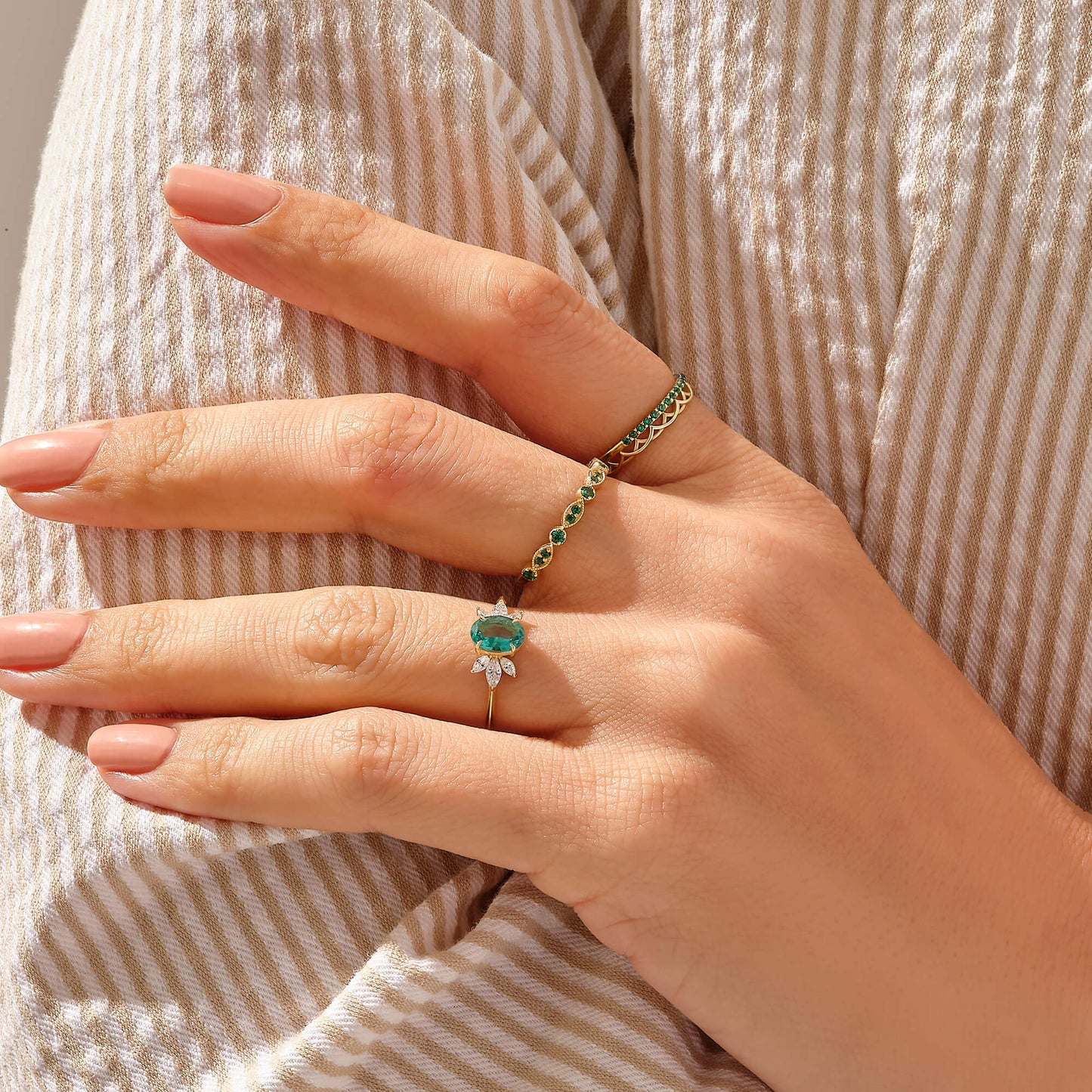 Emerald Art Deco Wedding Band Ring in Gold