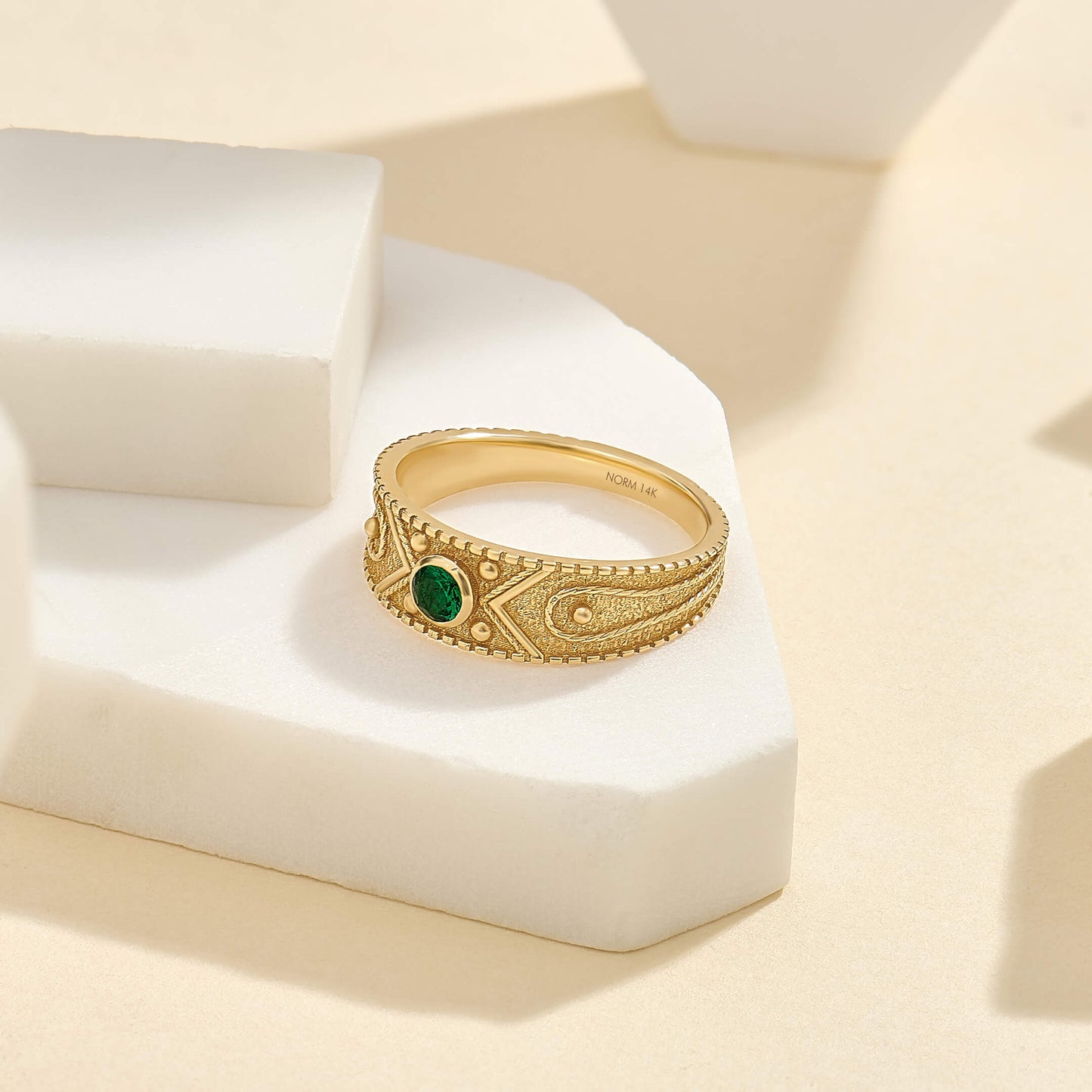 Emerald Byzantine Ring in Gold