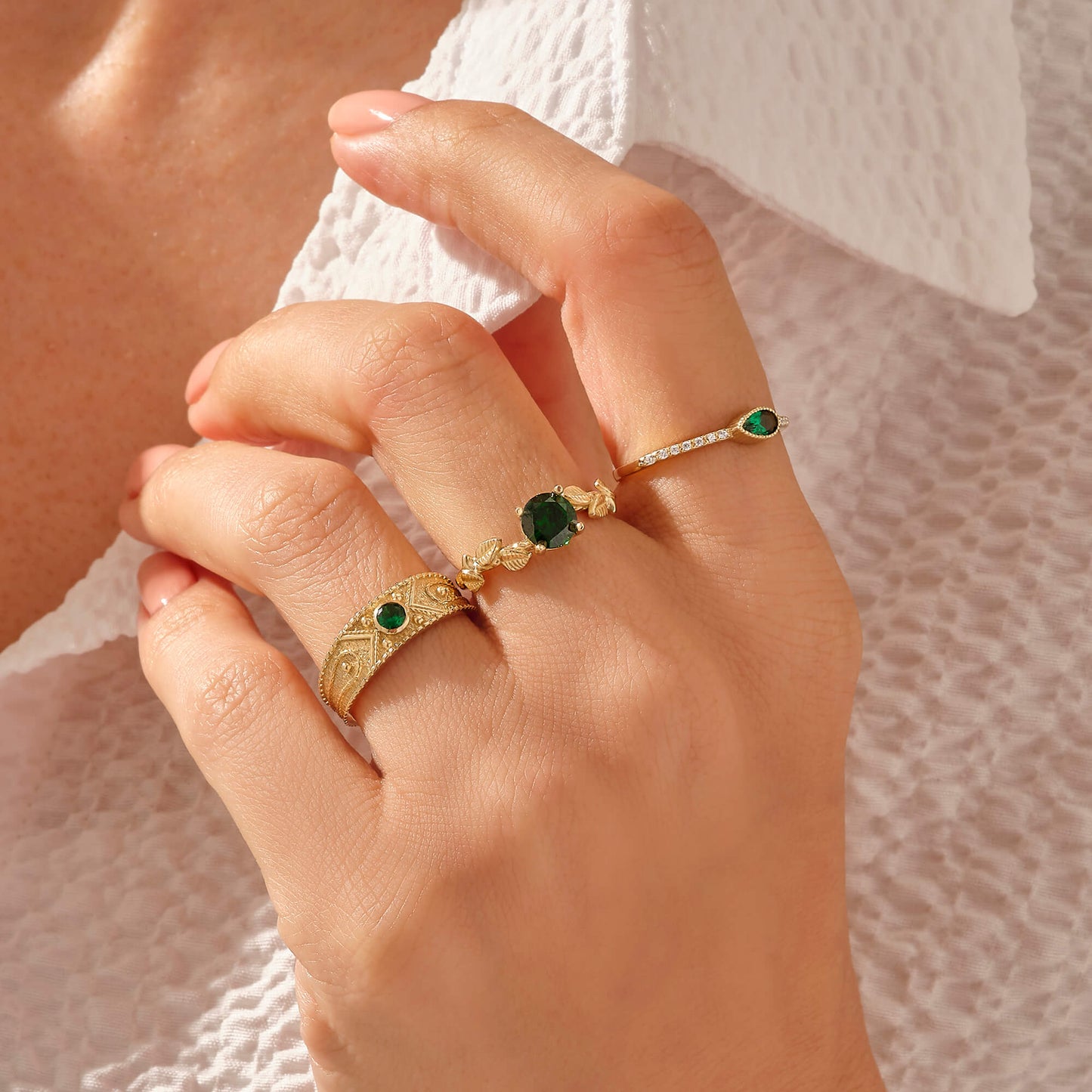 Emerald Byzantine Ring in Gold