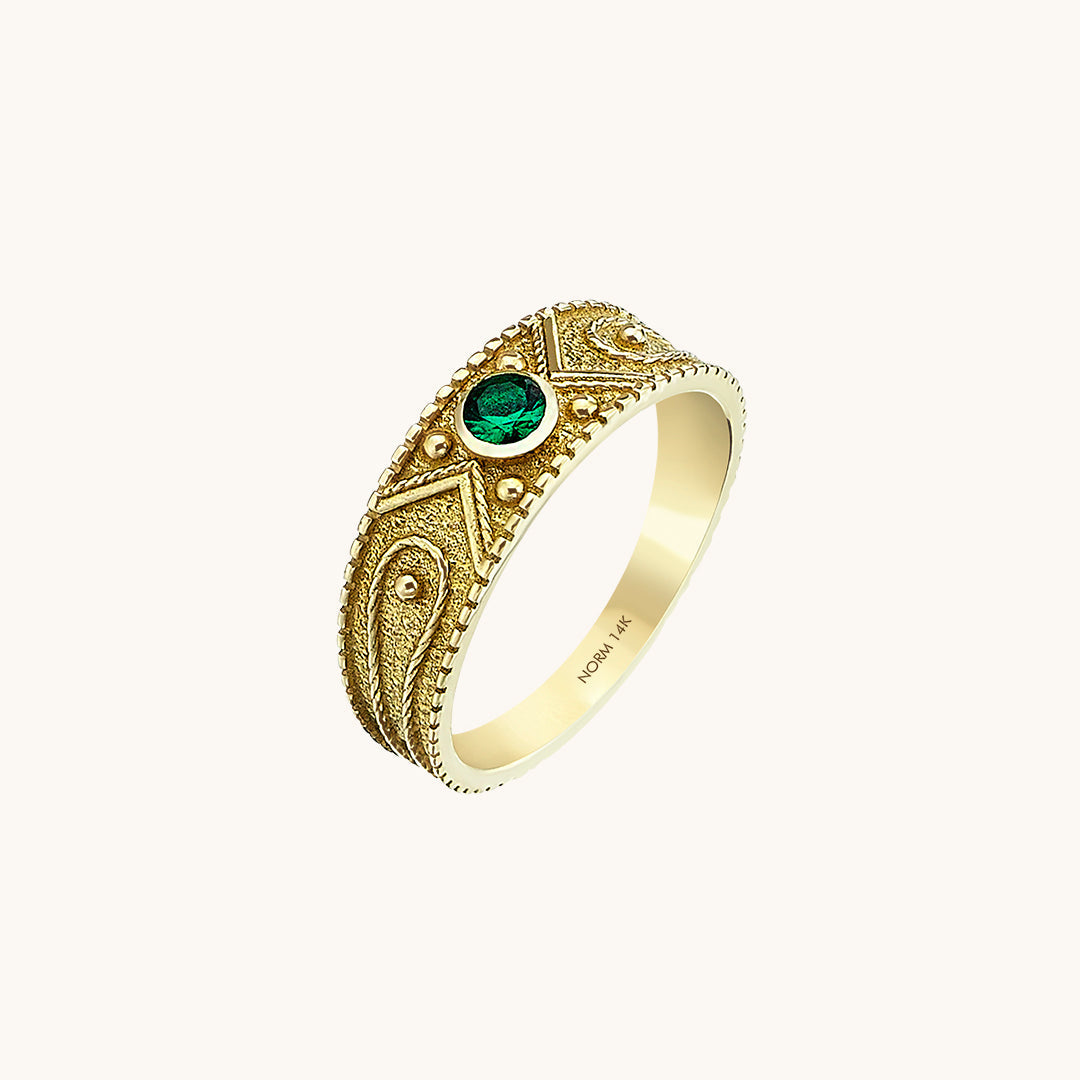 Emerald Byzantine Ring in Gold