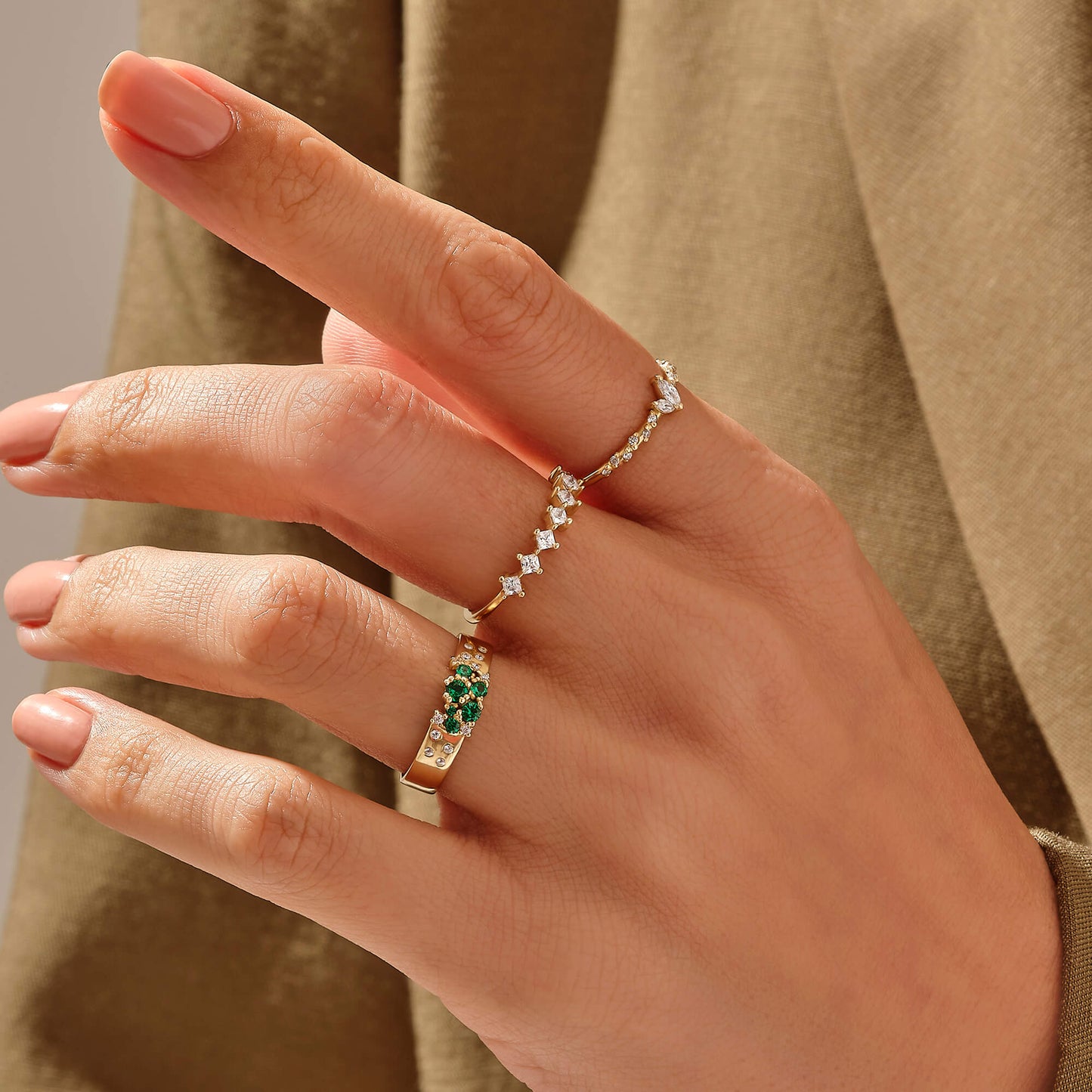 Emerald Cluster Band Ring in Gold