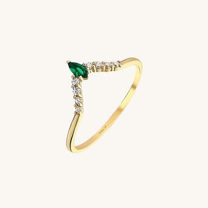Emerald Curve Ring in Gold