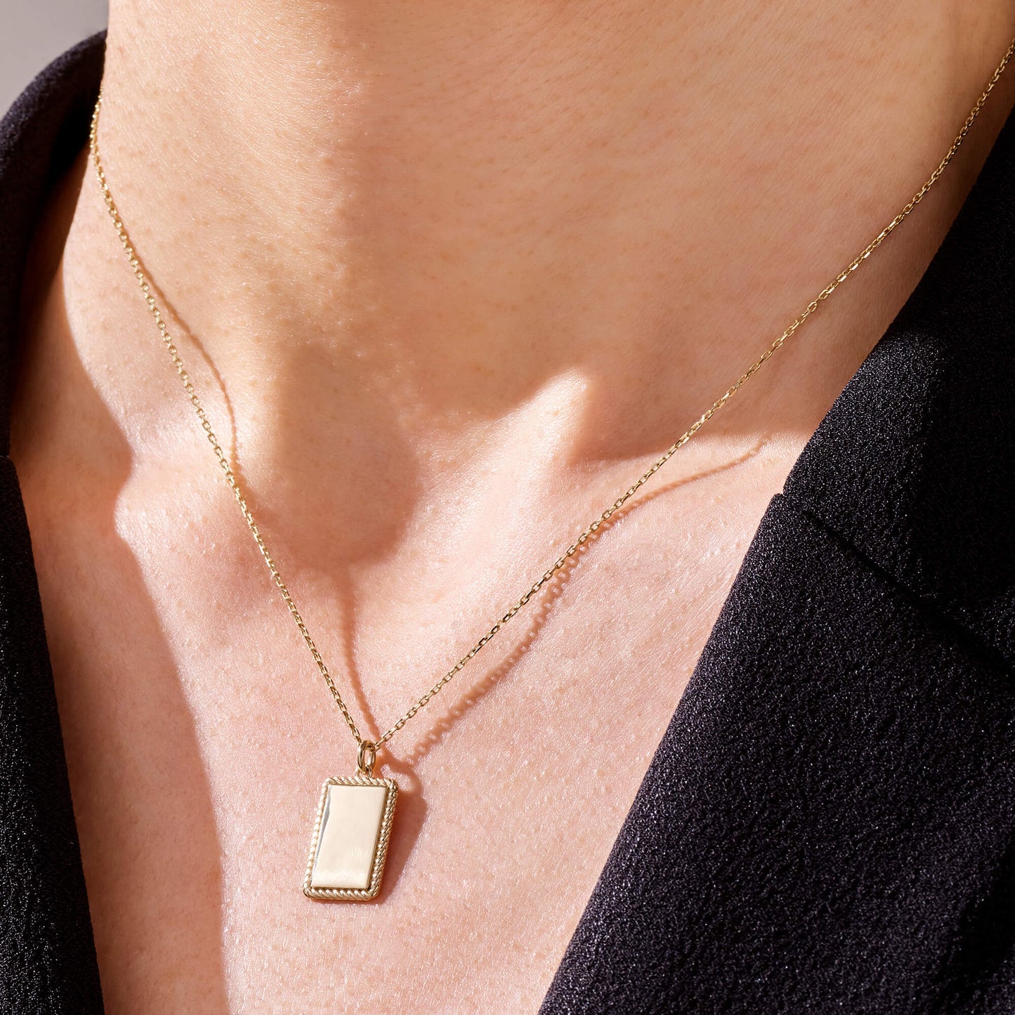 Engravable Necklace in Gold