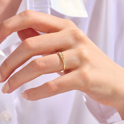 Eye Line Ring in Gold