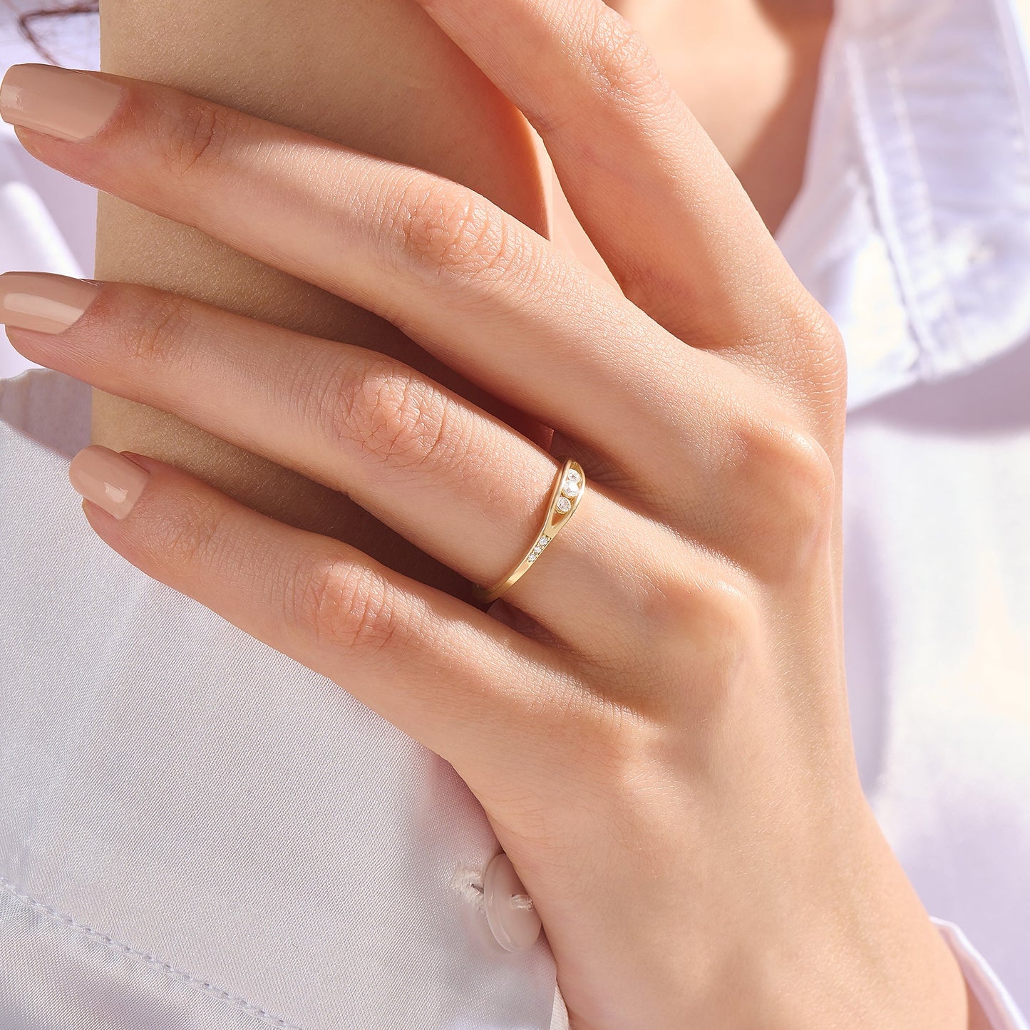 Eye Line Ring in Gold