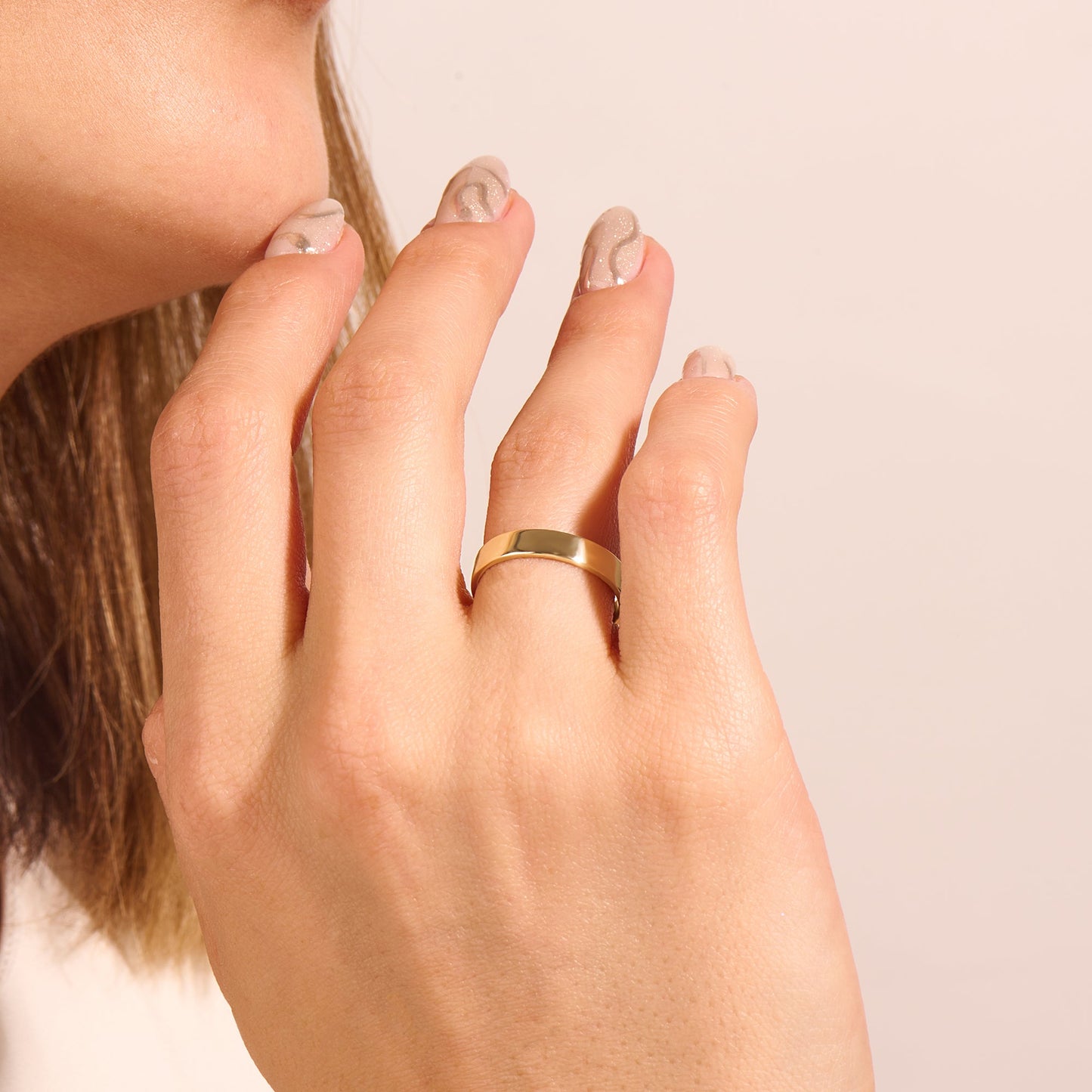 Flat Wedding Band Ring in Gold