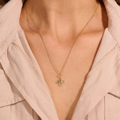Fleur de Lis Necklace in Gold