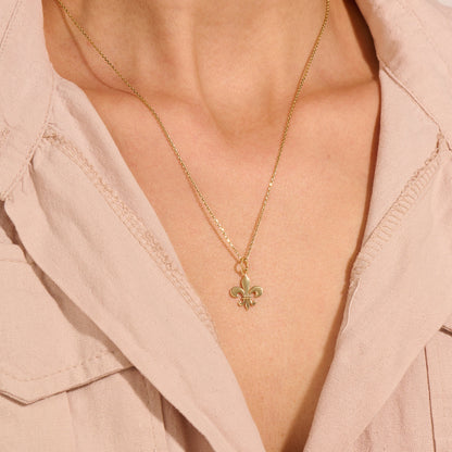Fleur de Lis Necklace in Gold