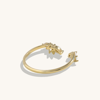 Floral Open Curve Ring in Gold