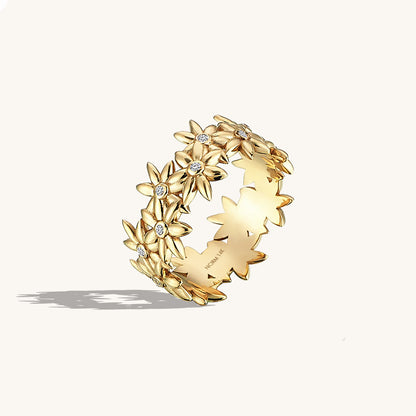 Bold Flower Band Ring in Gold