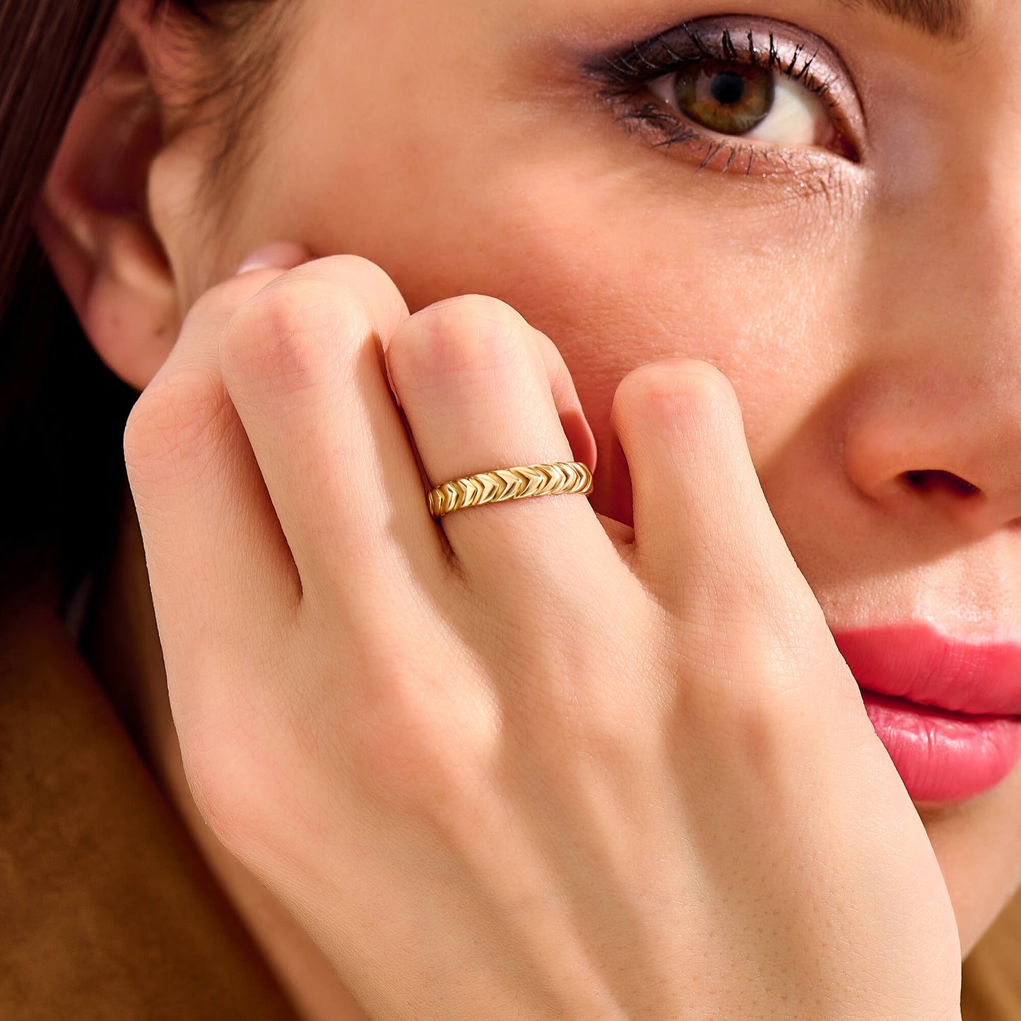 Herringbone Wedding Band Ring in Gold