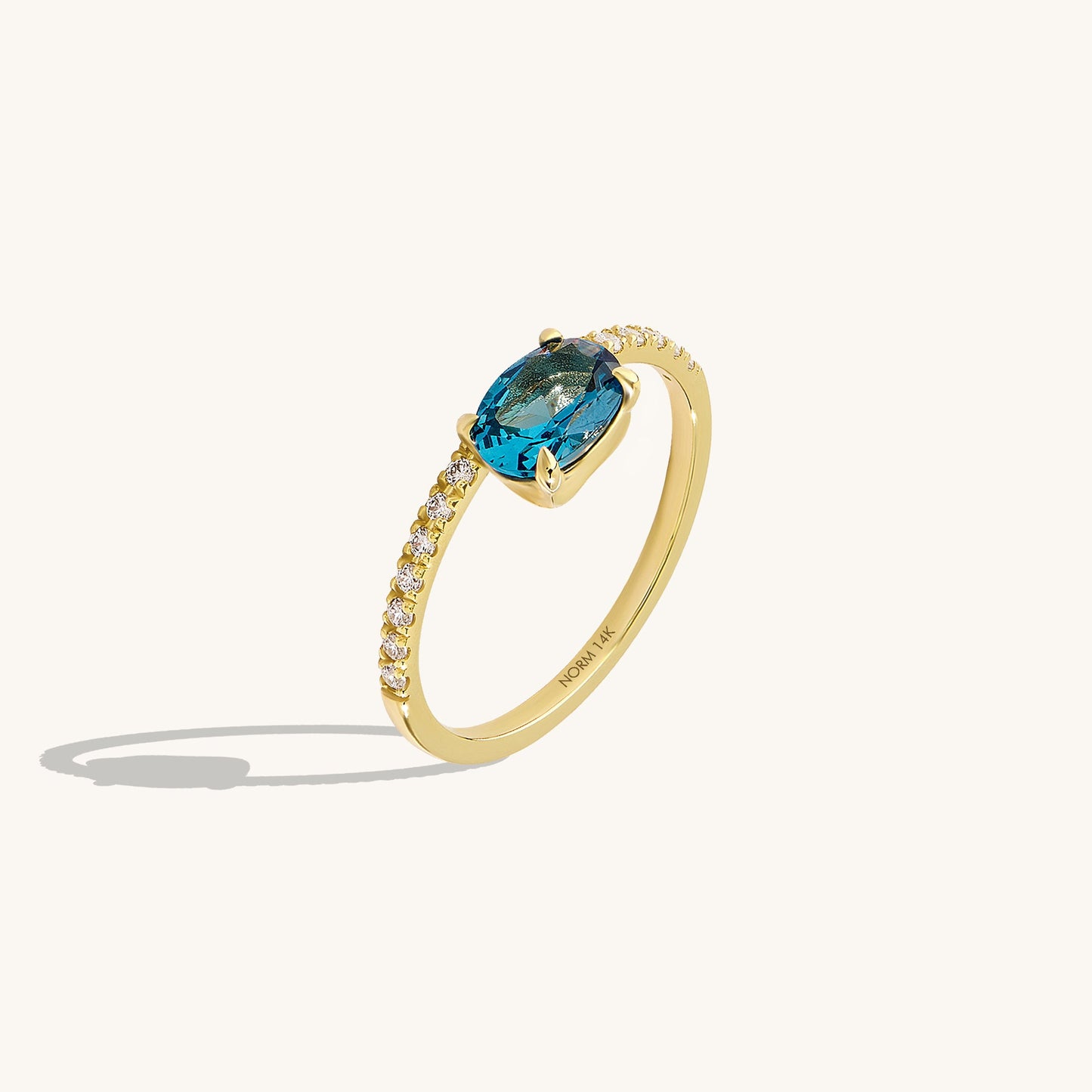 Hover Arctic Green Oval Engagement Ring in Gold