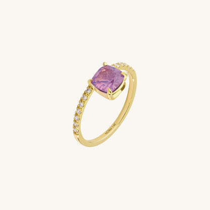 Hover Chalcedony Cushion Engagement Ring in Gold