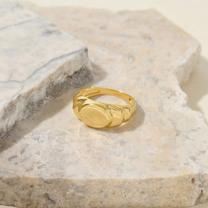 Iconic Oval Signet Ring - Gold Vermeil