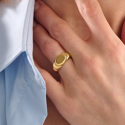Iconic Oval Signet Ring - Gold Vermeil