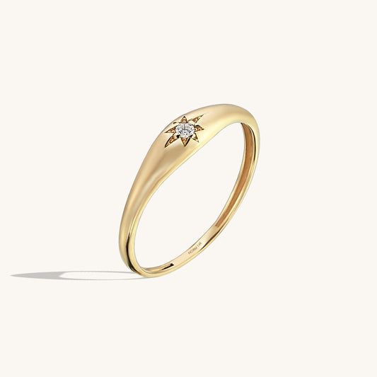 Iconic Signet Star Ring in Gold