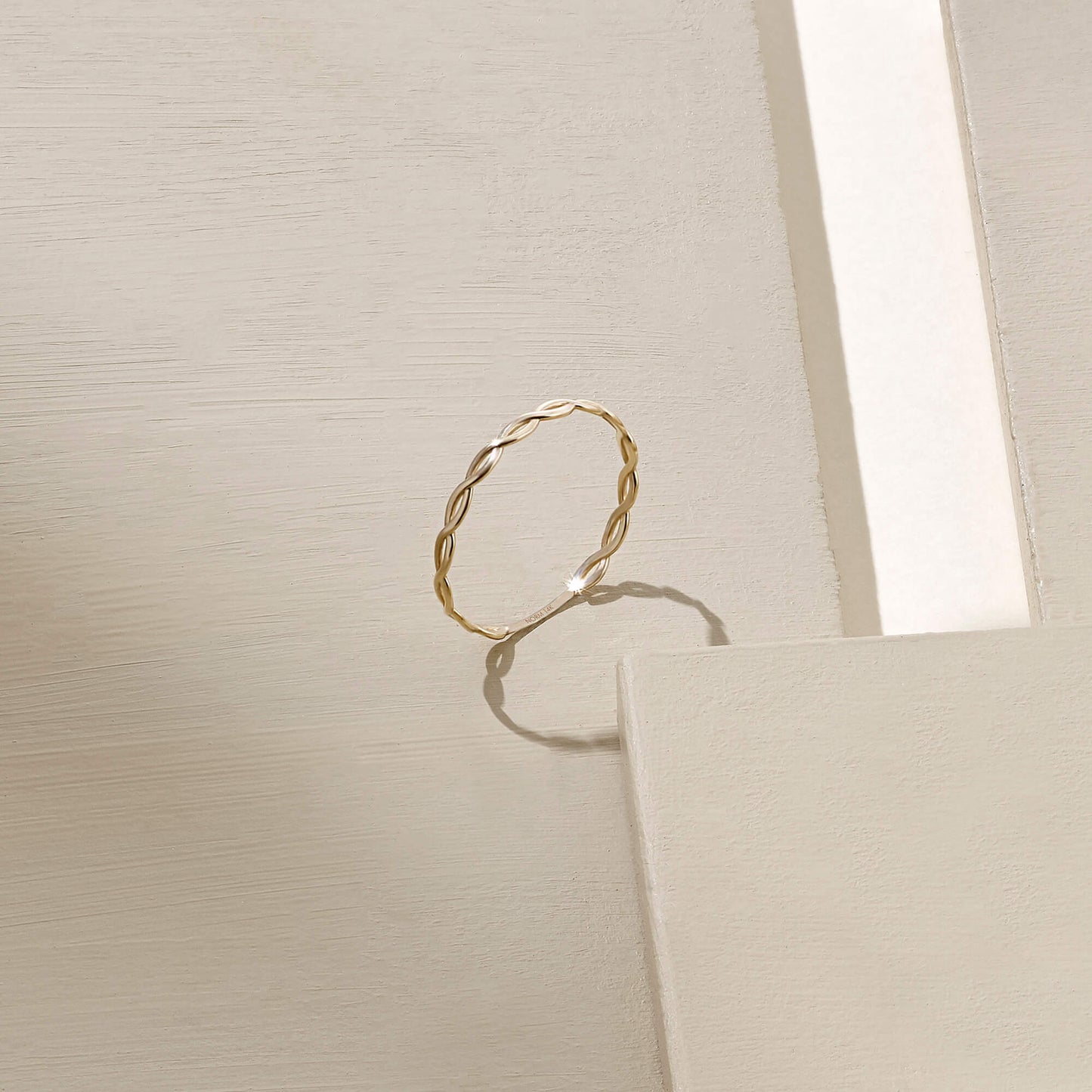 Iconic Twisted Ring in Gold