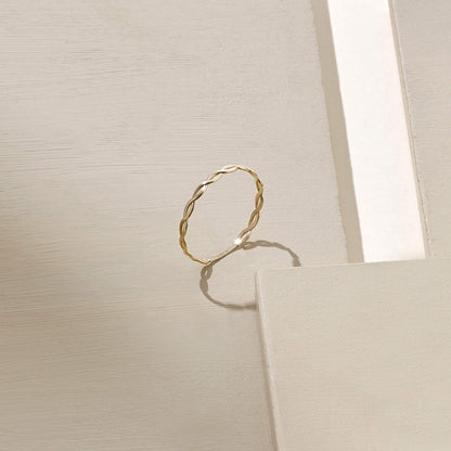 Iconic Twisted Ring in Gold