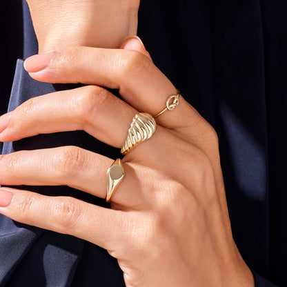 Knot Ring in Gold