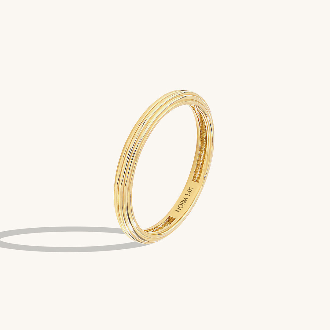 Linear Band Ring in Gold