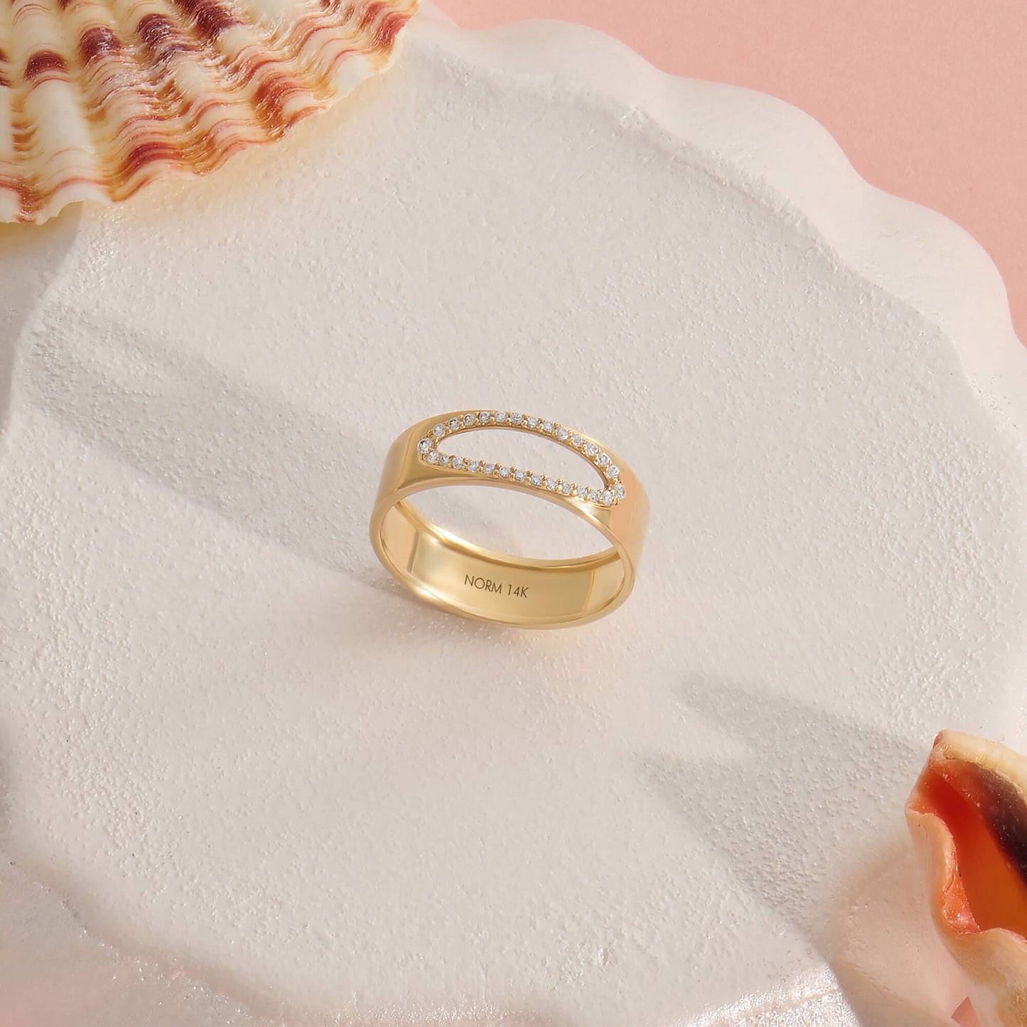 Lab-Grown Diamond Ellipse Hollow Band Ring in Gold