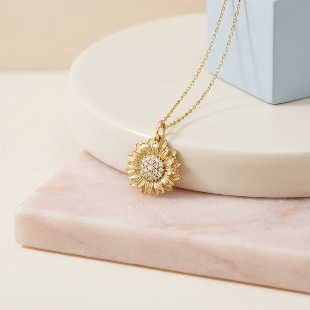 Lab-Grown Diamond Sunflower Necklace in Gold