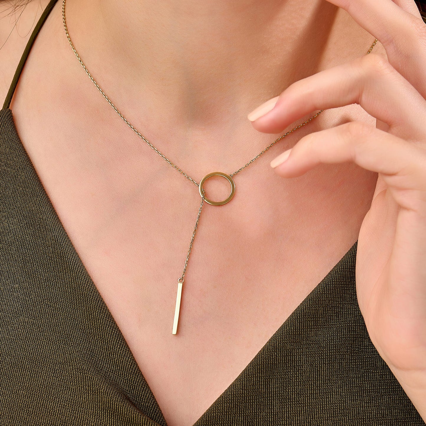 Lariat Bar & Circle Necklace in Gold