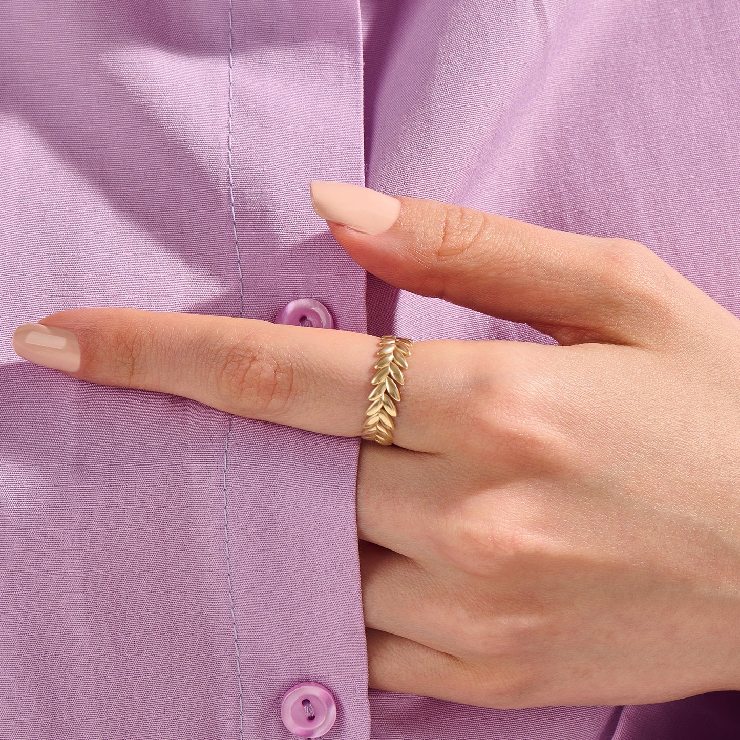 Laurel Wreath Band Ring in Gold
