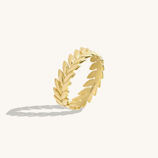 Laurel Wreath Band Ring in Gold