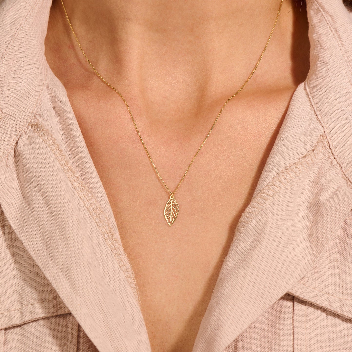 Leaf Necklace in Gold