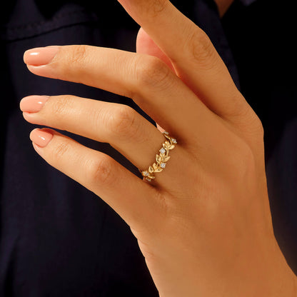 Leaf Pave Ring in Gold