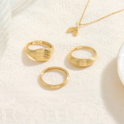 Linear Band Ring in Gold